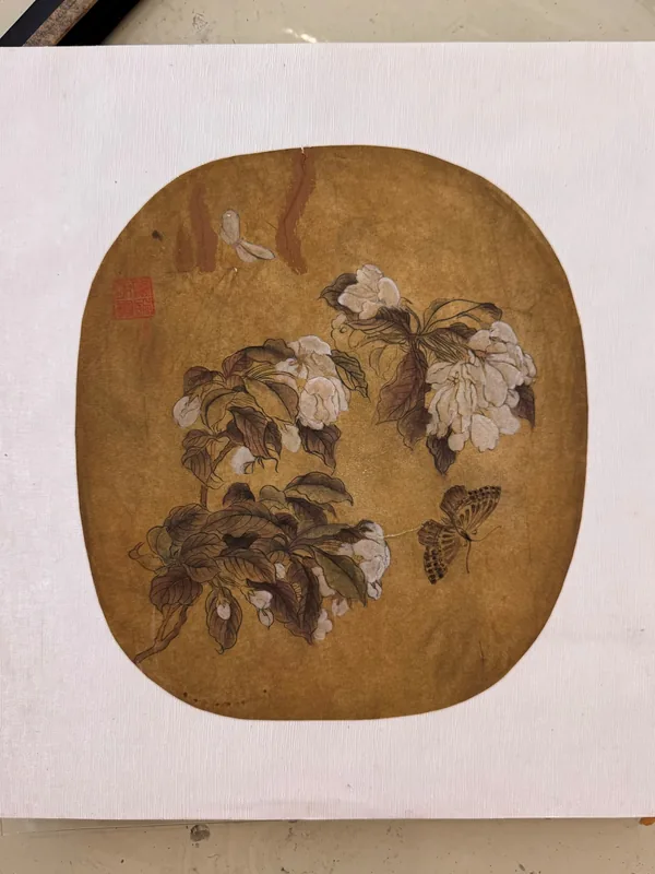Bird Perching on Green Peach Blossom, 2017, Colored Ink on Antique-Simulated Silk (Oval Palace Fan)